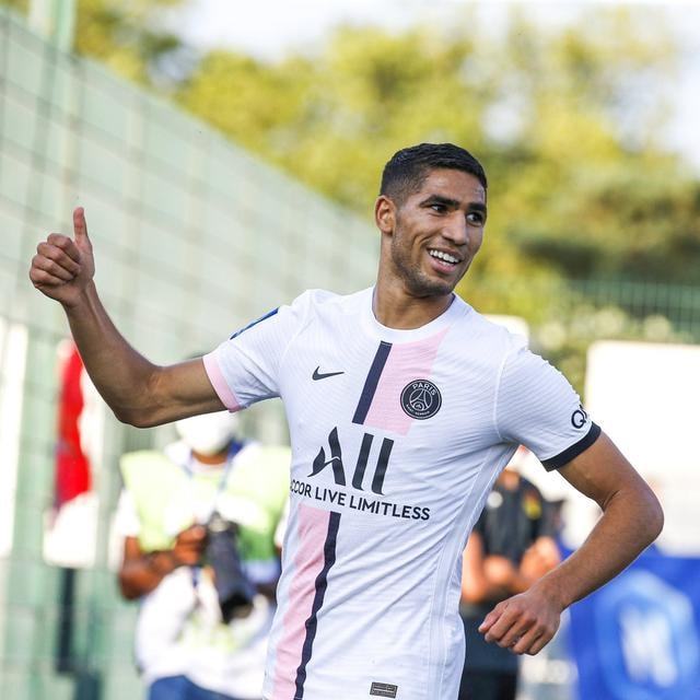 包含刚刚！今晚巴塞罗那强势反弹风云突变布莱顿赛前完成体检，集结日武汉三镇备战德国杯的词条