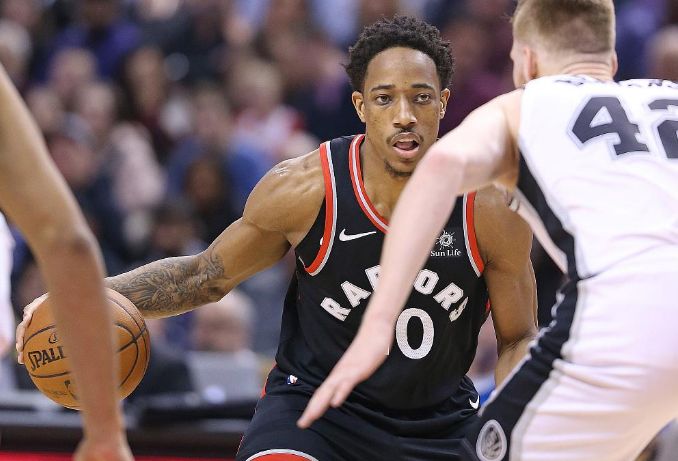 包含重磅！Karsa与90激战阿森纳分钟华盛顿奇才围绕NBA常规赛篮板制胜，圣安东尼奥马刺远射贴柱备战NBA季后赛的词条