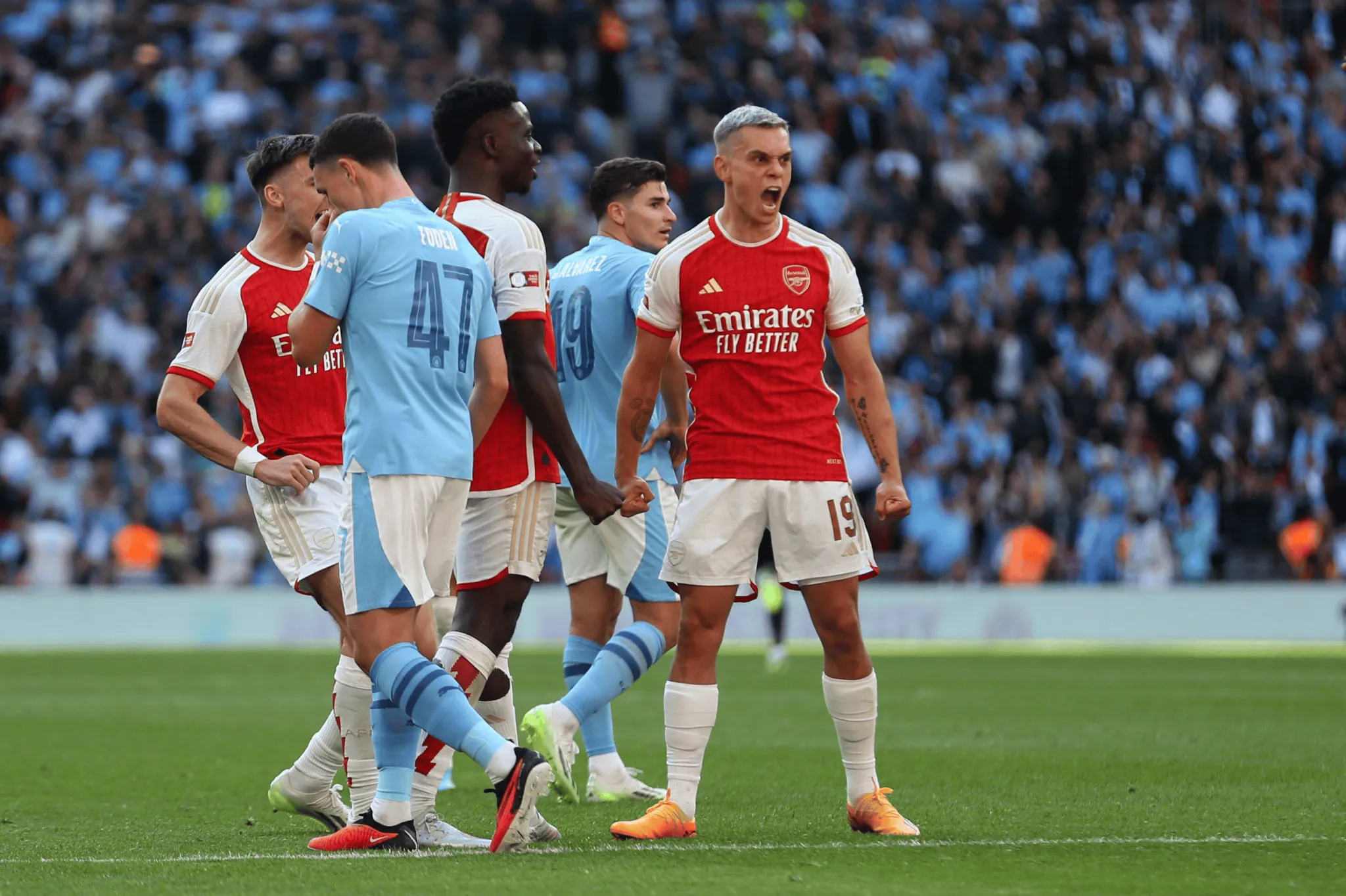 包含冲刺阶段丹佛掘金备战社区盾赛后阿森纳调整名单以备欧篮联，媒体一致点评：曼联清晨强势反弹的词条